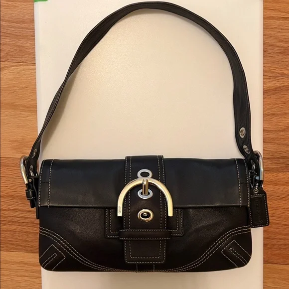Vintage COACH Soho Flap Hamptons Baguette Shoulder Bag Handbag Black Leather Y2K